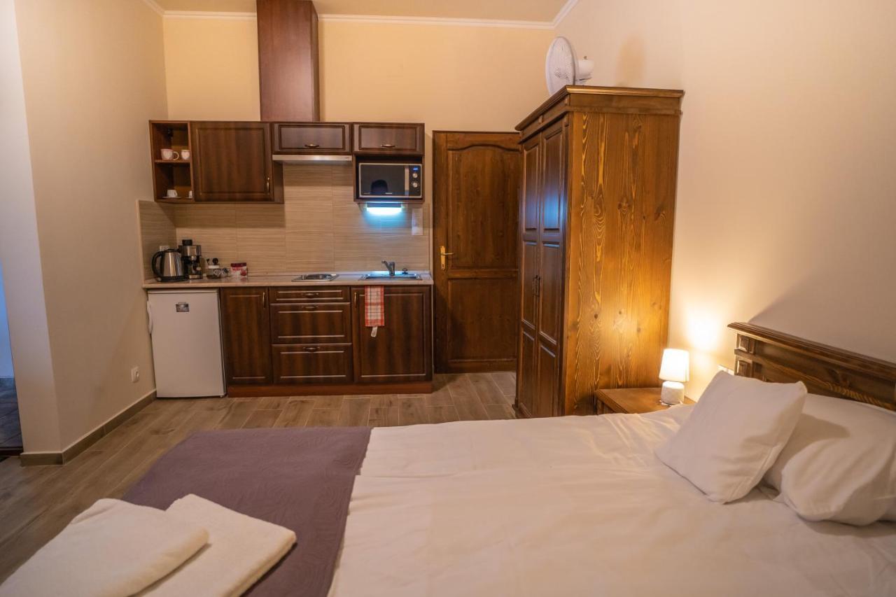 Toscana Apartman Gyula Exterior photo