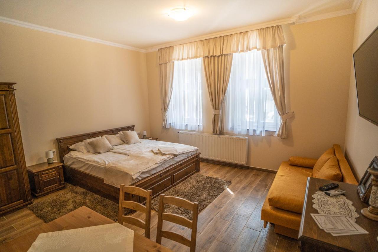 Toscana Apartman Gyula Exterior photo