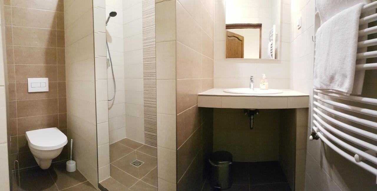Toscana Apartman Gyula Exterior photo