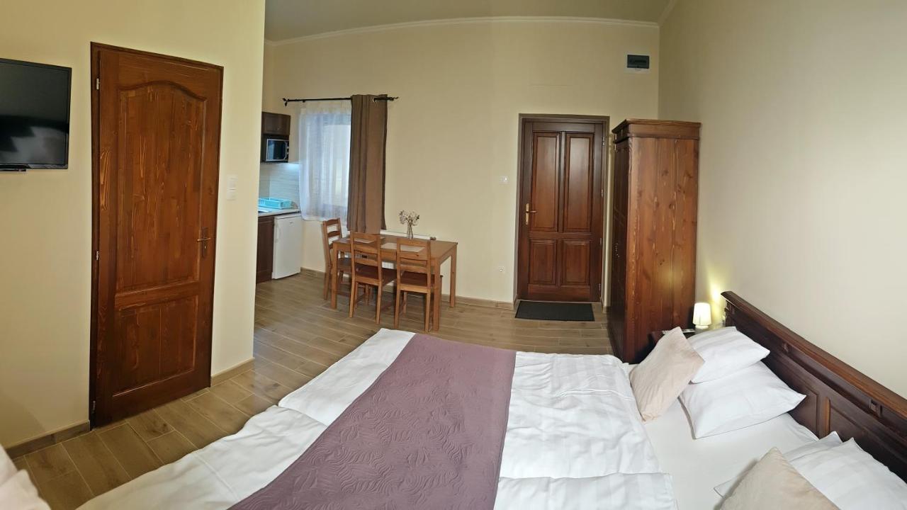 Toscana Apartman Gyula Exterior photo